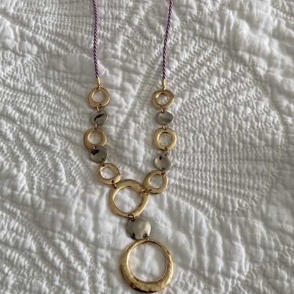 Adjustable, new with tags, statement necklace - Picture 5 of 6